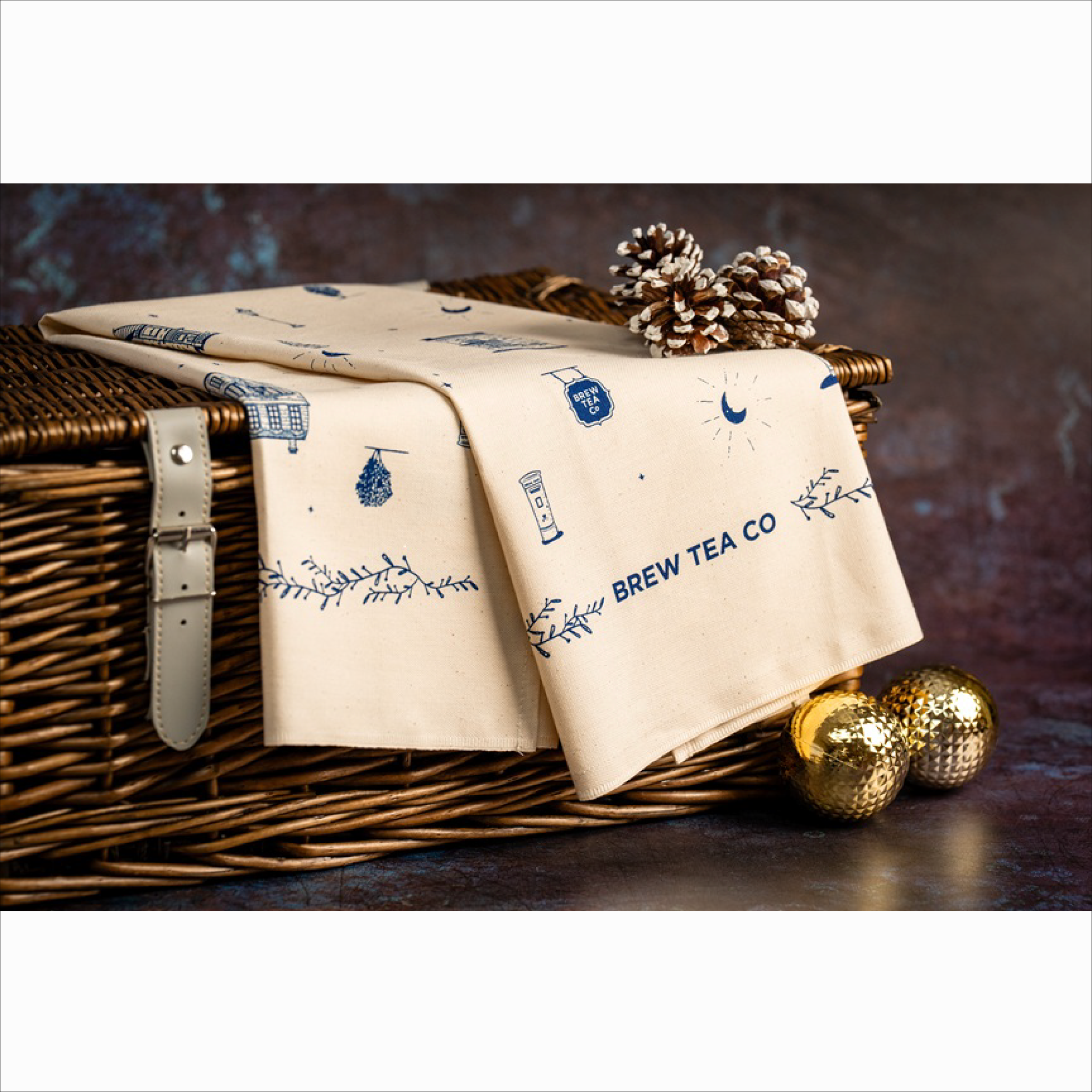 Brew Tea Co. | Festive Village Tea Towel 2025 クリスマス・ティータオル[NEW]