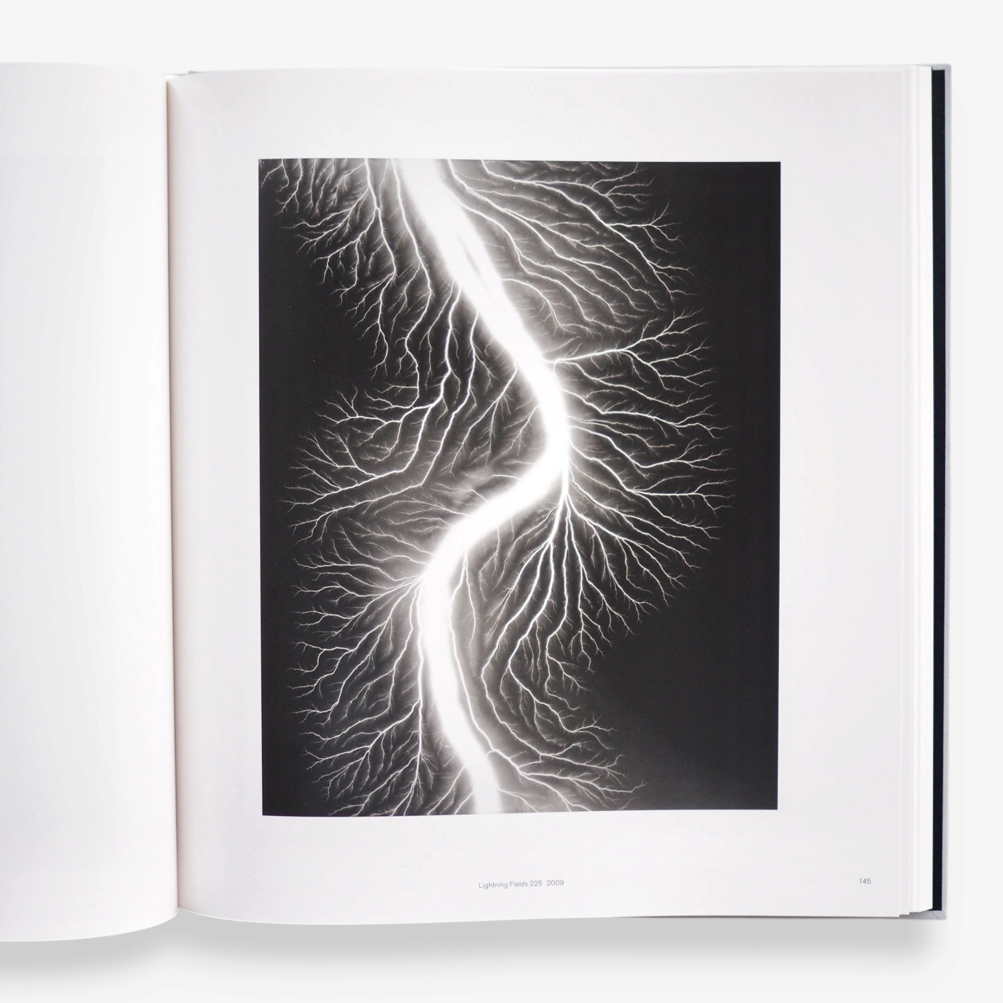 Hiroshi Sugimoto - TIME MACHINE [NEW]
