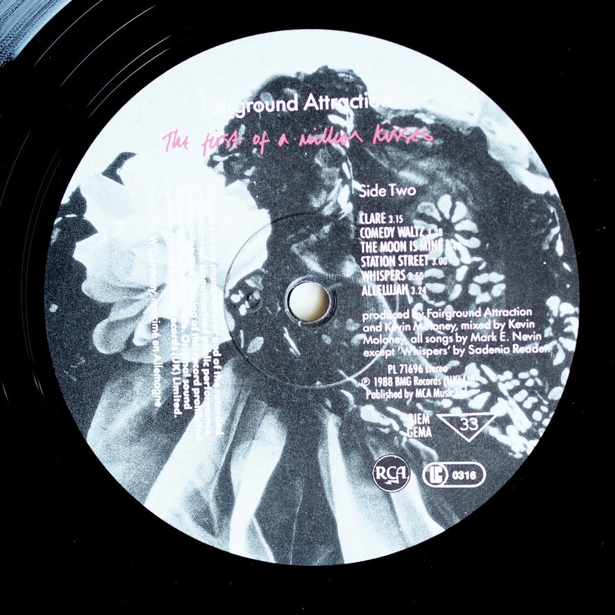 Fairground Attraction - The First Of A Million Kisses［used］