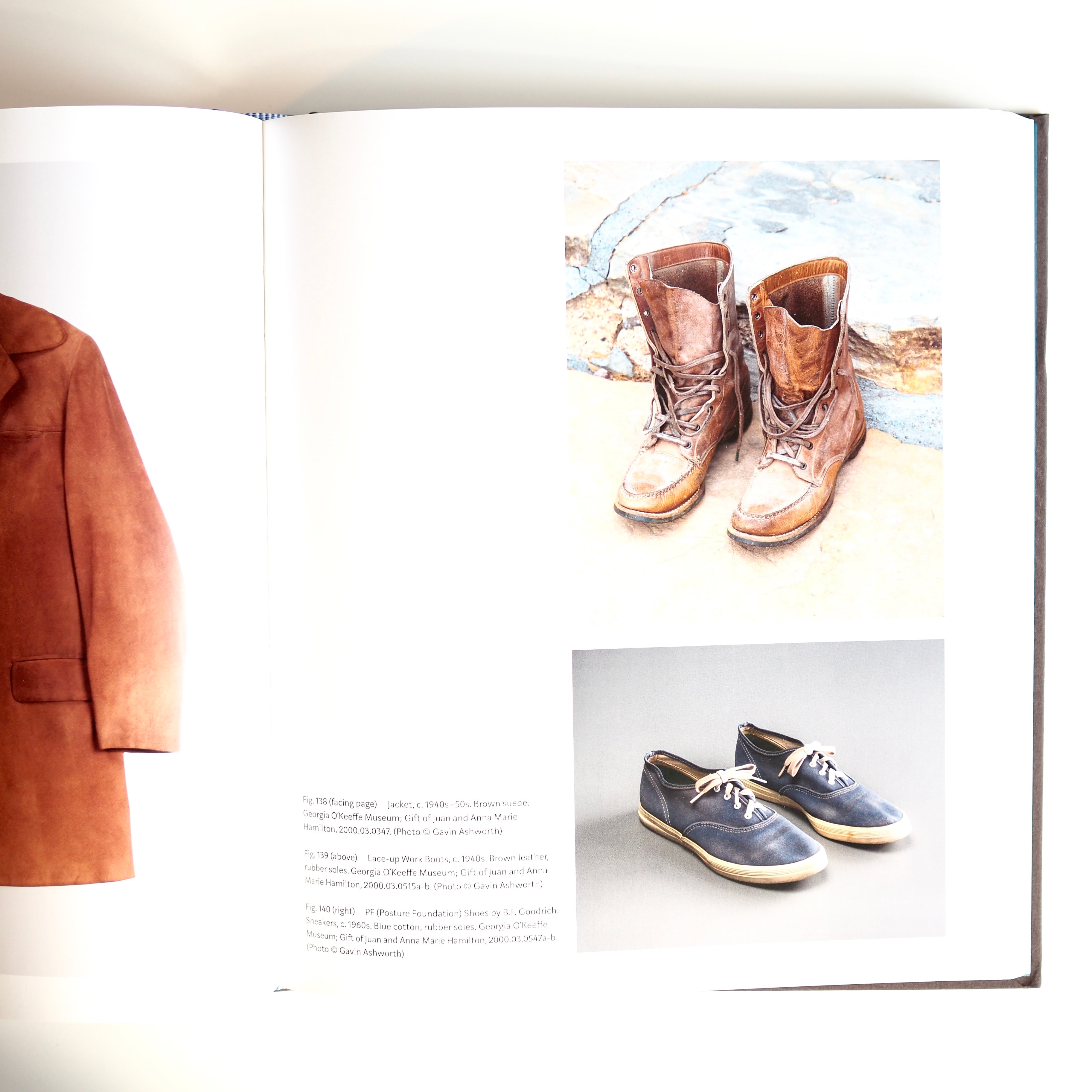 GEORGIA O'KEEFFE : LIVING MODERN [used]
