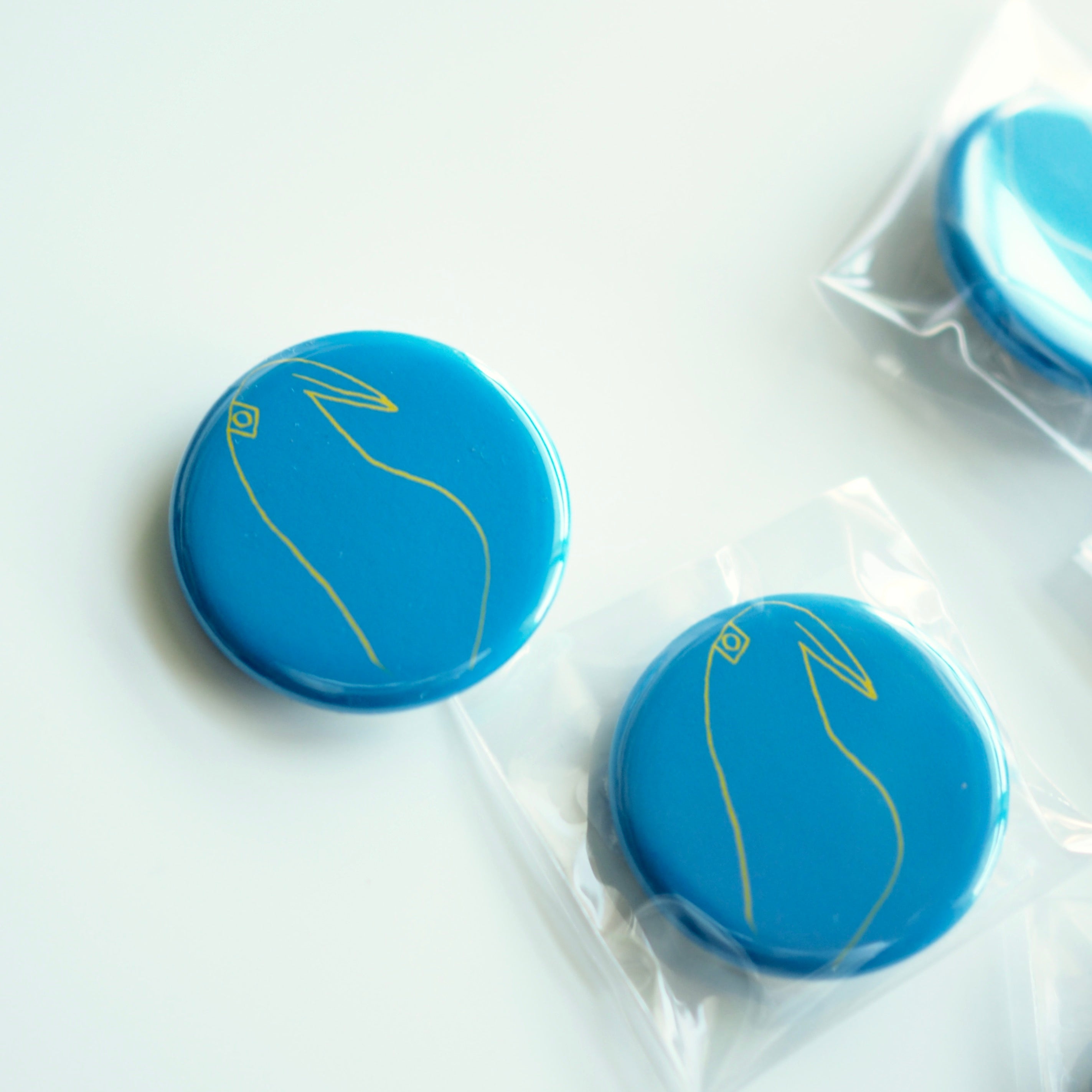 Square-eyed bird (Genichiro Inokuma) | Can badge [NEW / CHARITY GOODS]