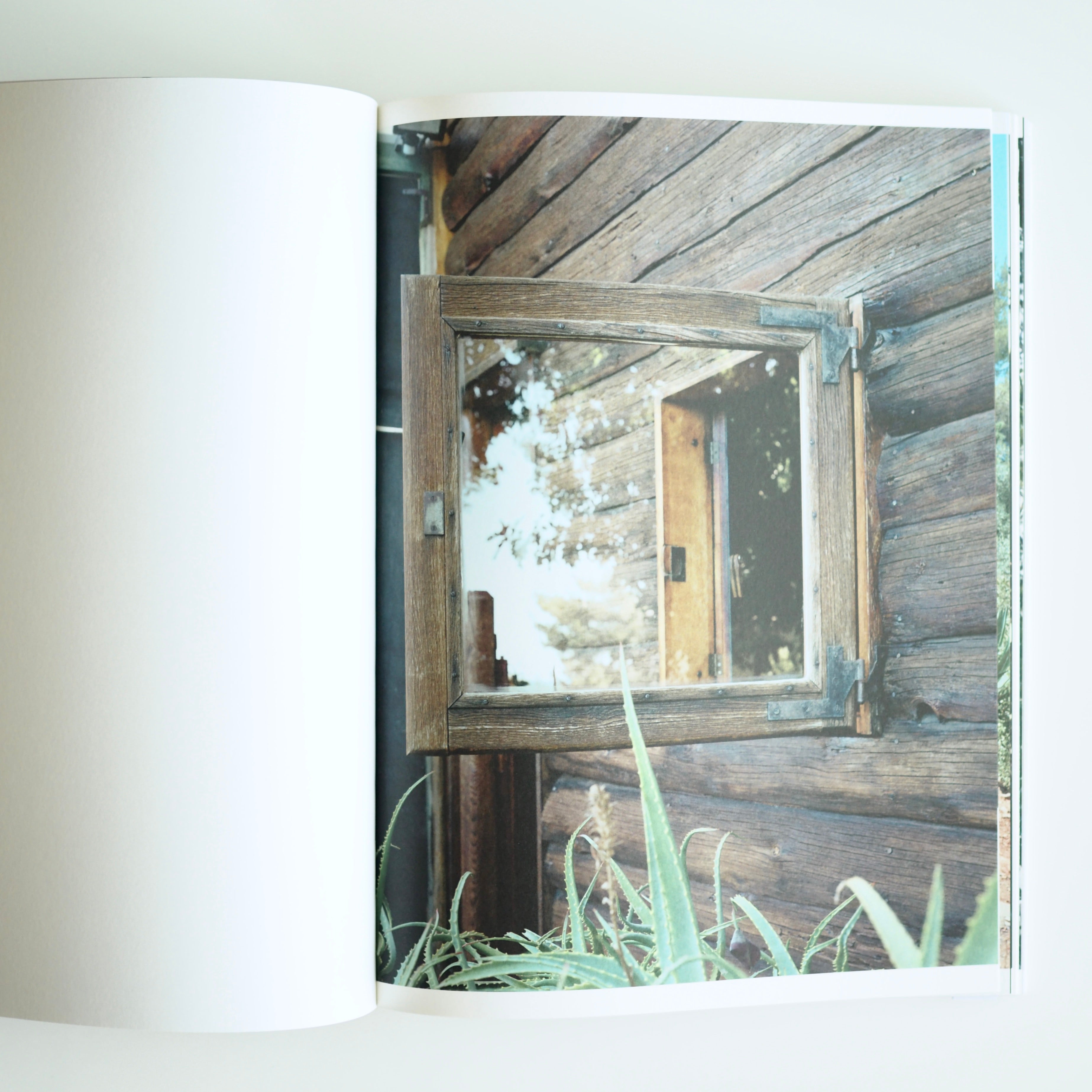 Takashi Homma - LOOKING THROUGH LE CORBUSIER WINDOWS [NEW]