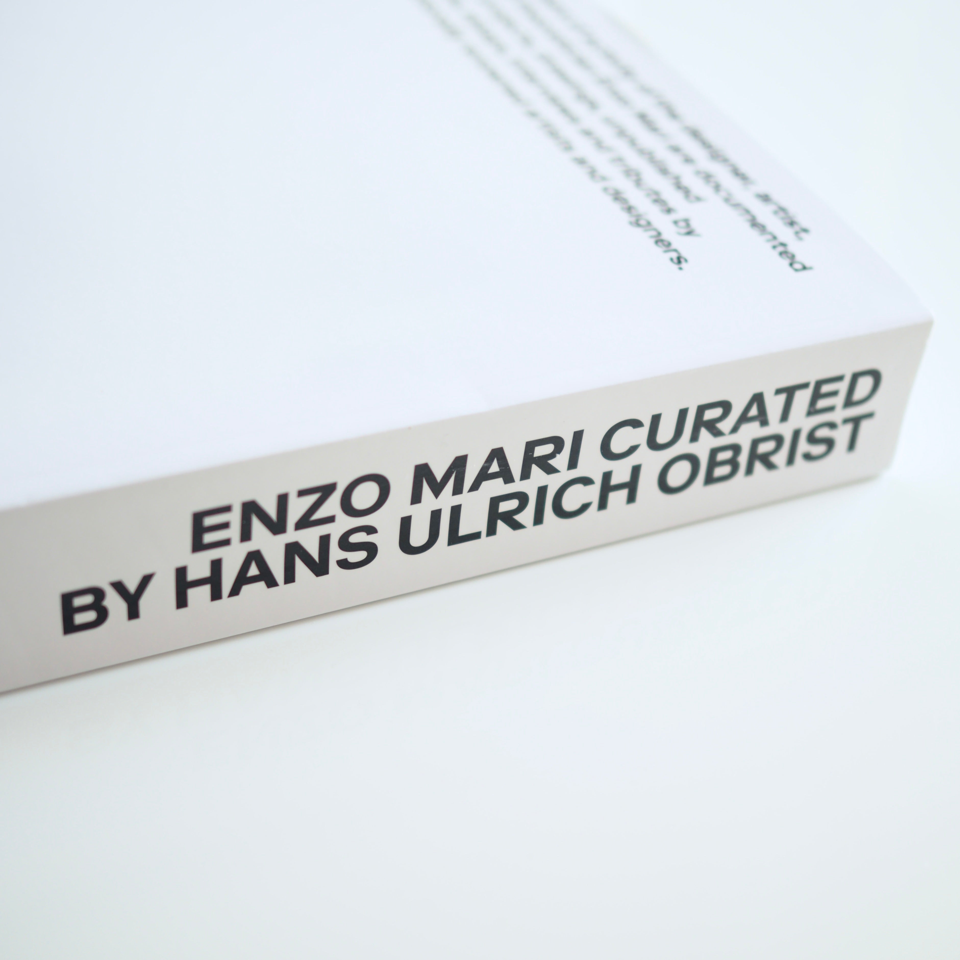 アート・デザイン・音楽 ENZO MARI CURATED BY HANS ULRICH OBRIST Enzo Mari curated by Hans Ulrich Obrist. With Francesca