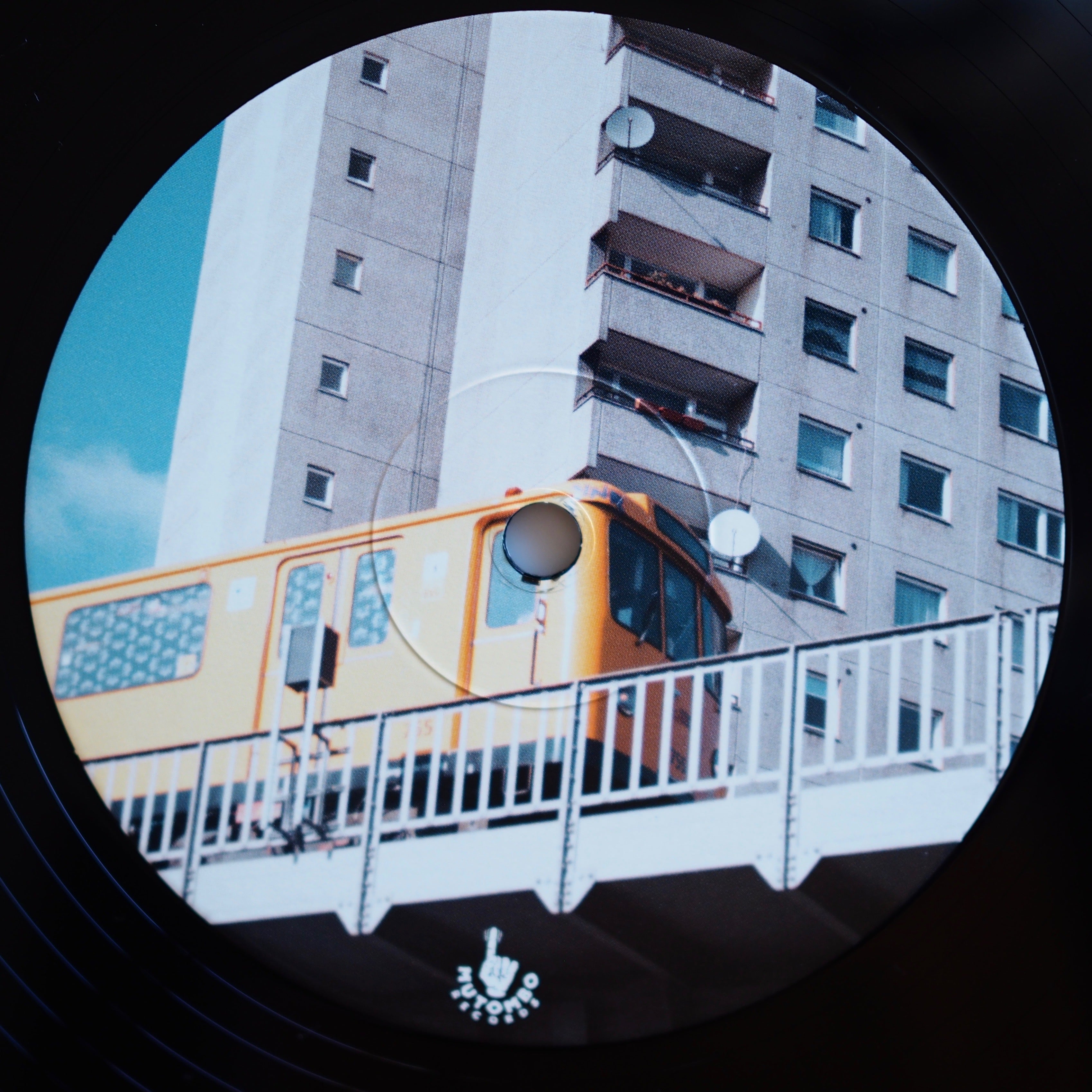 Swales – The City EP [utilisé]